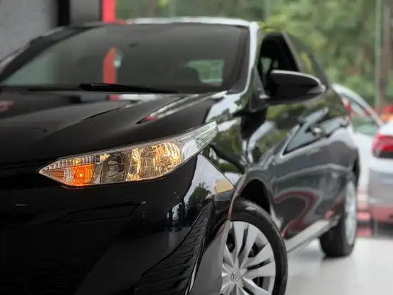 TOYOTA-YARIS-2021