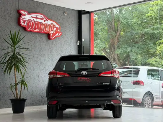 TOYOTA-YARIS-2021