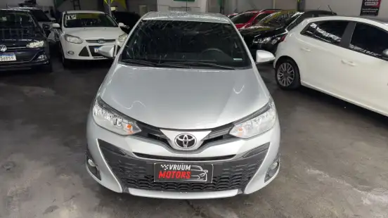 TOYOTA-YARIS-2019