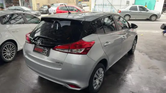 TOYOTA-YARIS-2019