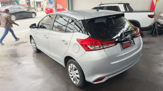 TOYOTA-YARIS-2019