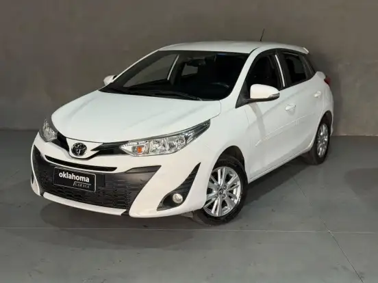 TOYOTA-YARIS-2018