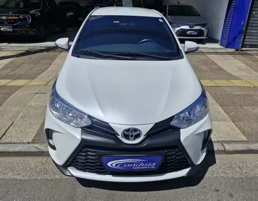 TOYOTA-YARIS-2025