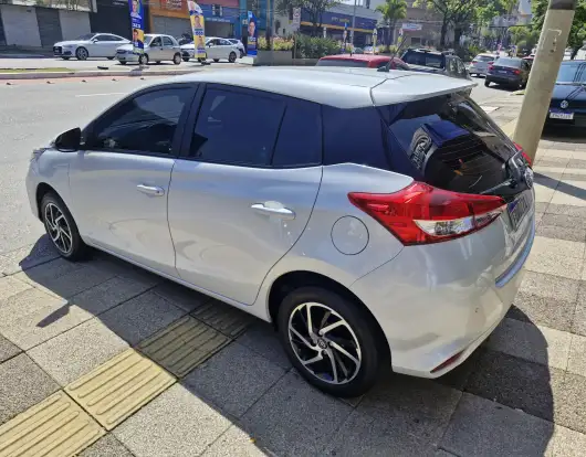 TOYOTA-YARIS-2025