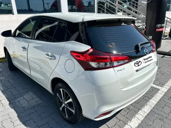 TOYOTA-YARIS-2019