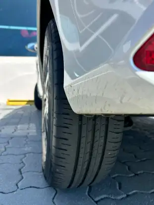 TOYOTA-YARIS-2019