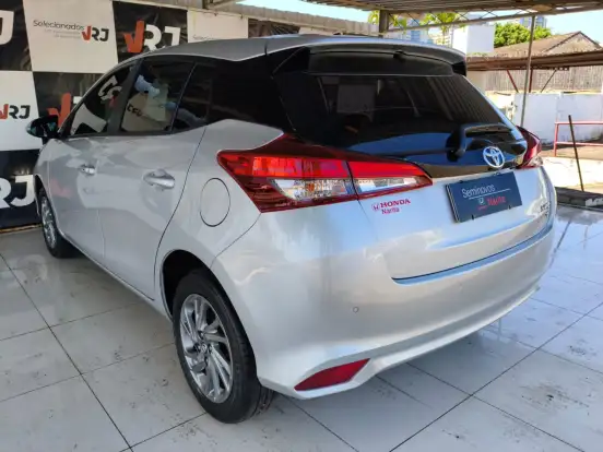 TOYOTA-YARIS-2024