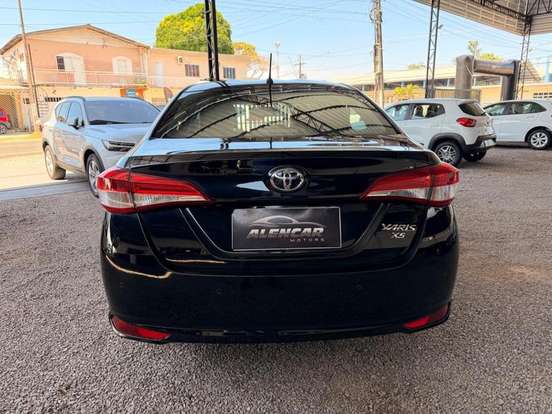 TOYOTA-YARIS-2019