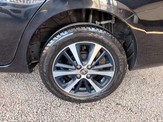 TOYOTA-YARIS-2019