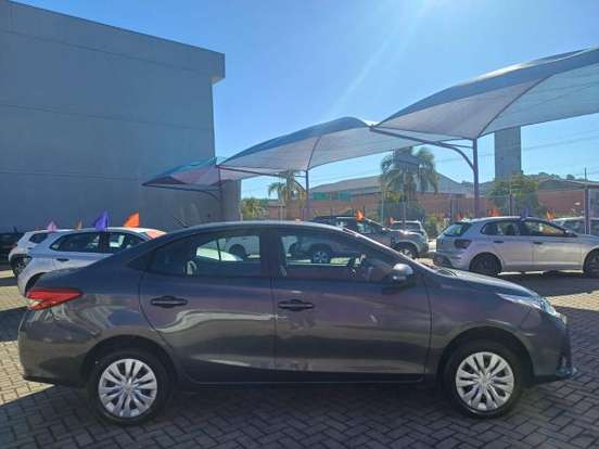 TOYOTA-YARIS-2024