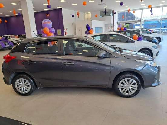 TOYOTA-YARIS-2024