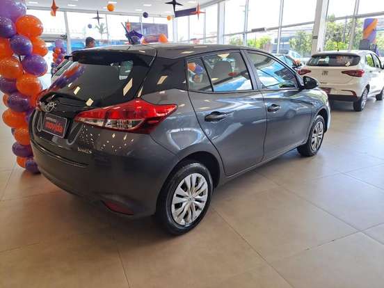 TOYOTA-YARIS-2024