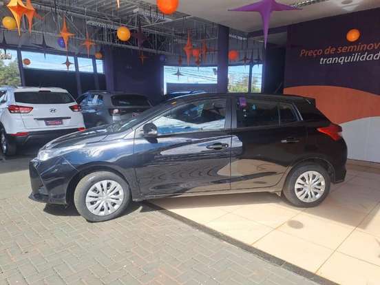TOYOTA-YARIS-2024