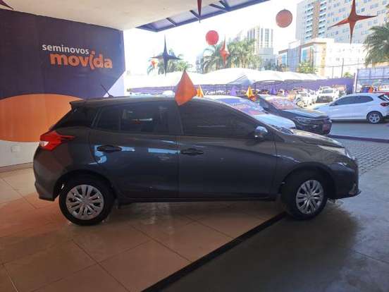 TOYOTA-YARIS-2024