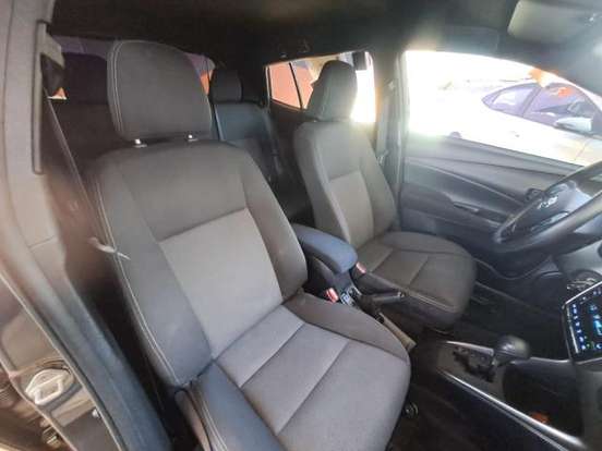 TOYOTA-YARIS-2024