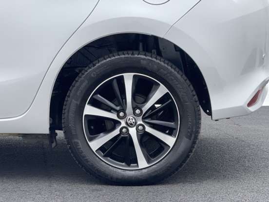 TOYOTA-YARIS-2020