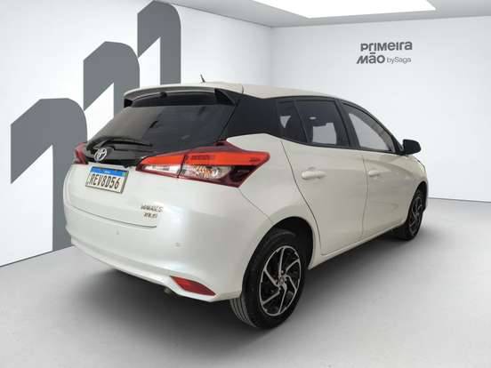 TOYOTA-YARIS-2022