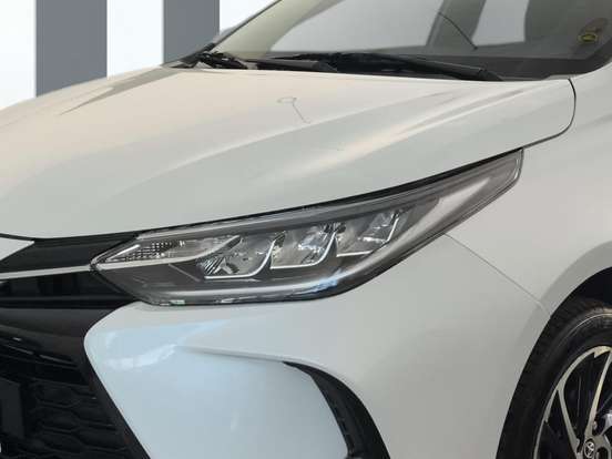 TOYOTA-YARIS-2022