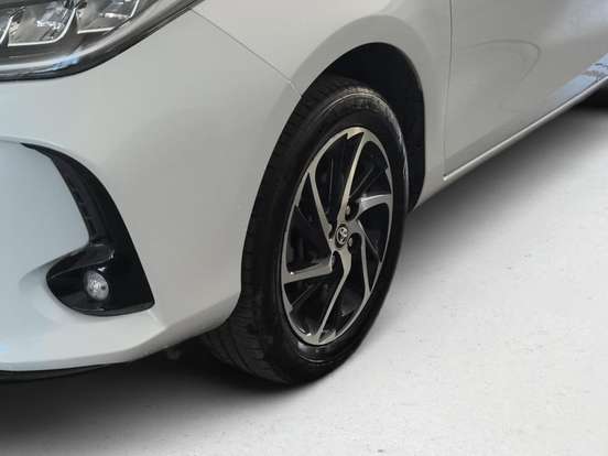 TOYOTA-YARIS-2022