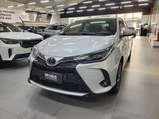 TOYOTA-YARIS-2023
