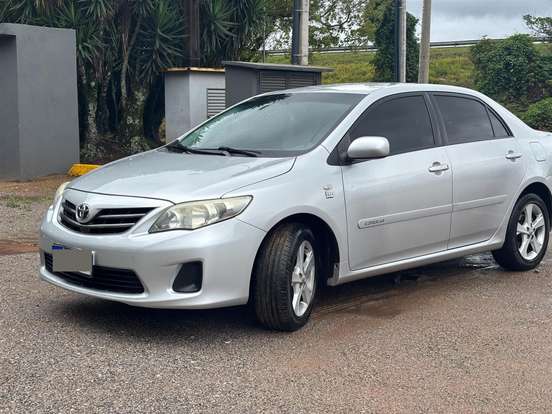 TOYOTA-COROLLA-2011