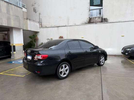 TOYOTA-COROLLA-2011