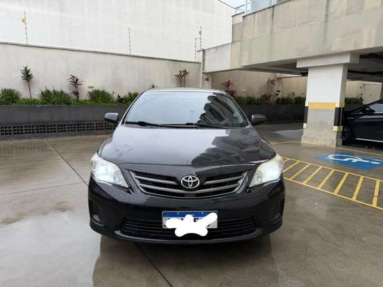 TOYOTA-COROLLA-2011