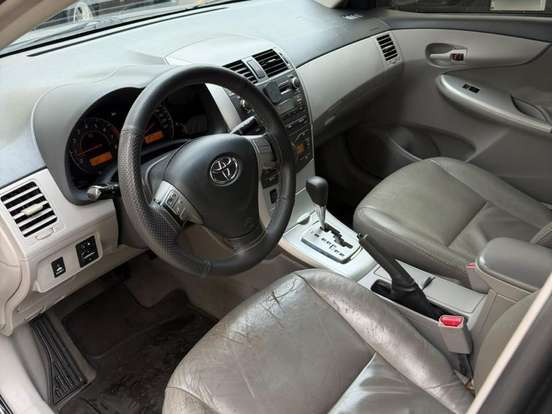 TOYOTA-COROLLA-1.8 GLI 16V FLEX 4P AUTOMÁTICO TOYOTA-COROLLA-2011