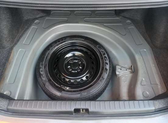 TOYOTA-COROLLA-2005