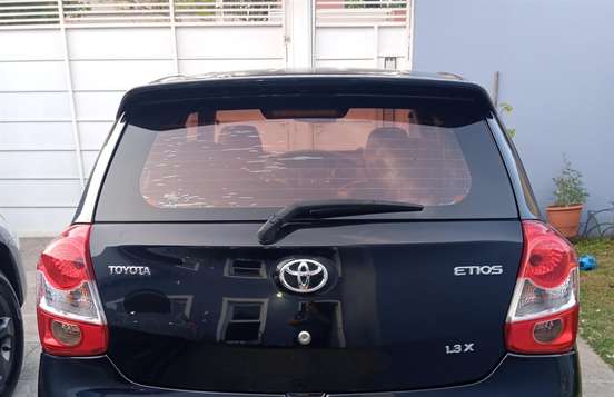 TOYOTA-ETIOS-1.3 X 16V FLEX 4P MANUAL TOYOTA-ETIOS-2013