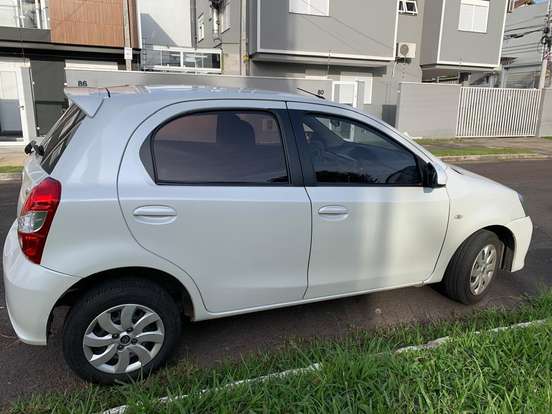 TOYOTA-ETIOS-1.5 XS 16V FLEX 4P AUTOMÁTICO TOYOTA-ETIOS-2017