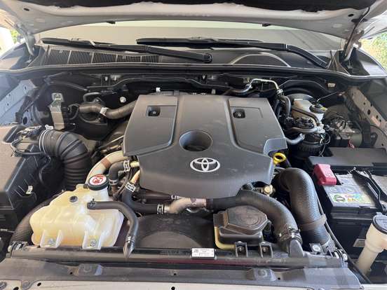 TOYOTA-HILUX-2022