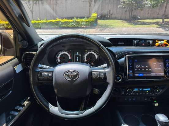 TOYOTA-HILUX-2.8 SRX 4X4 CD 16V DIESEL 4P AUTOMÁTICO TOYOTA-HILUX-2018