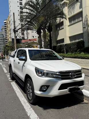 TOYOTA-HILUX-2017