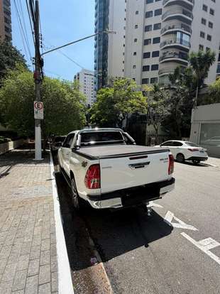 TOYOTA-HILUX-2017