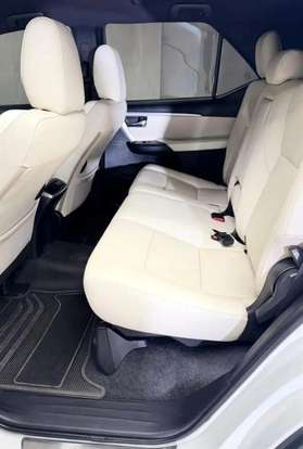 TOYOTA-HILUX SW4-2025