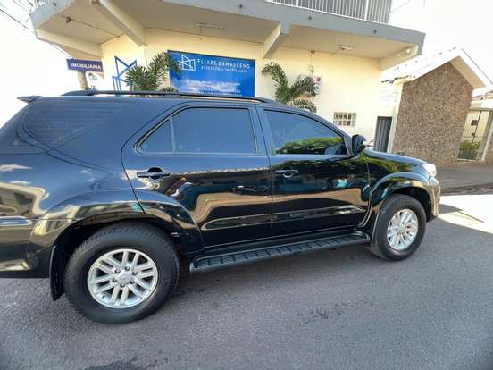 TOYOTA-HILUX SW4-2015