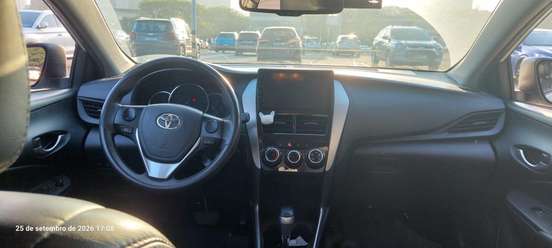 TOYOTA-YARIS-2019