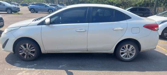 TOYOTA-YARIS-2019