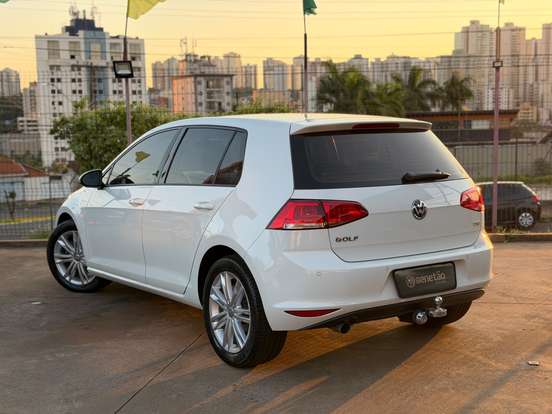 VOLKSWAGEN-GOLF-1.0 TSI COMFORTLINE 12V TOTAL FLEX 4P MANUAL VOLKSWAGEN-GOLF-2017