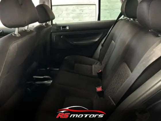 Volkswagen Golf 2.0 MI 8V Gasolina 4P Manual