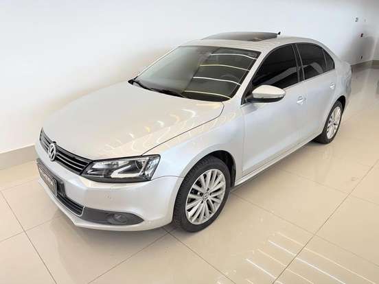 VOLKSWAGEN-JETTA-2.0 TSI HIGHLINE 200CV GASOLINA 4P TIPTRONIC VOLKSWAGEN-JETTA-2013