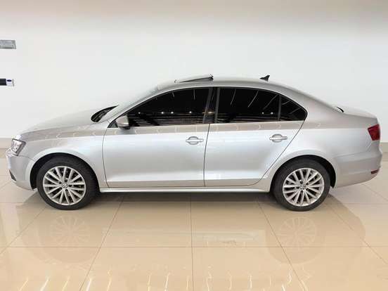 VOLKSWAGEN-JETTA-2013