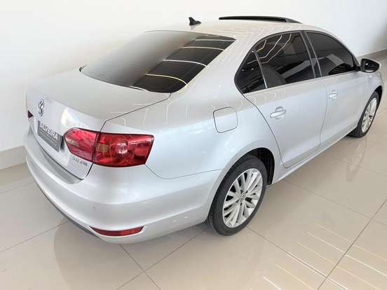 VOLKSWAGEN-JETTA-2.0 TSI HIGHLINE 200CV GASOLINA 4P TIPTRONIC VOLKSWAGEN-JETTA-2013