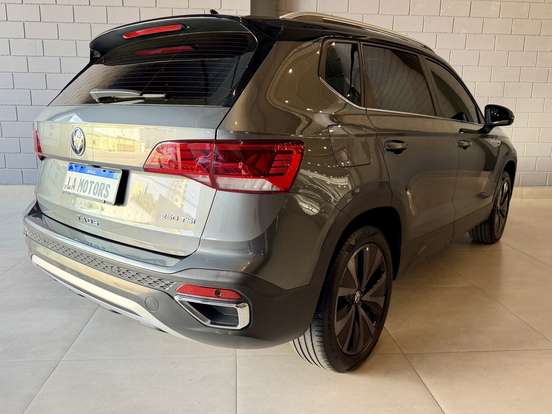 VOLKSWAGEN-TAOS-2022
