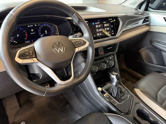 VOLKSWAGEN-TAOS-2022