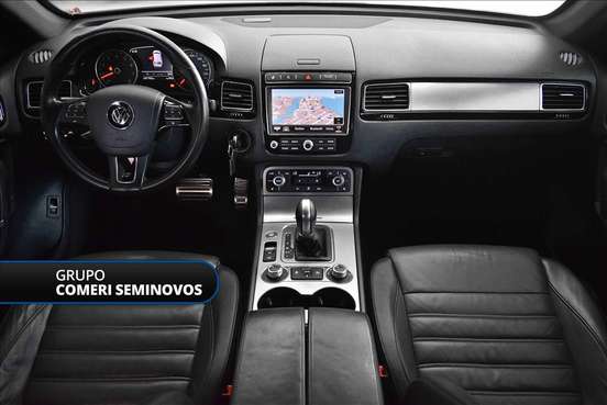 VOLKSWAGEN-TOUAREG-2016
