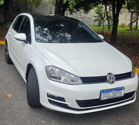 VOLKSWAGEN-GOLF-2015