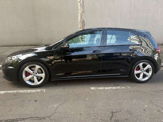 VOLKSWAGEN-GOLF-2.0 TSI GTI 16V TURBO GASOLINA 4P AUTOMÁTICO VOLKSWAGEN-GOLF-2017