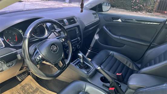 VOLKSWAGEN-JETTA-2017